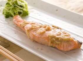秋鮭の昆布味ショウガ焼き